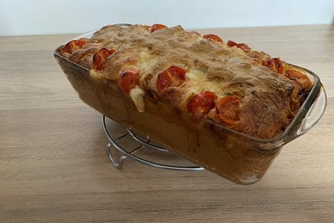 Cliquez pour zoomer ! Cake tomates mozzarella et lardons Thermomix par sassinette