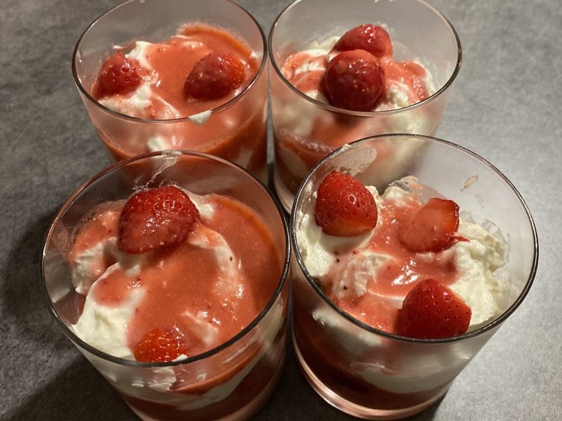 Cliquez pour zoomer ! Tiramisu aux fraises en verrines Thermomix par liexlou