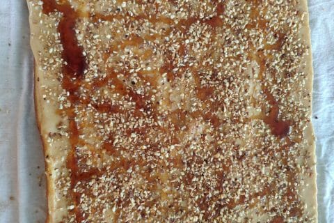 Cliquez pour zoomer ! Bûche pralinée aux éclats de noisettes caramélisés Thermomix par natalese