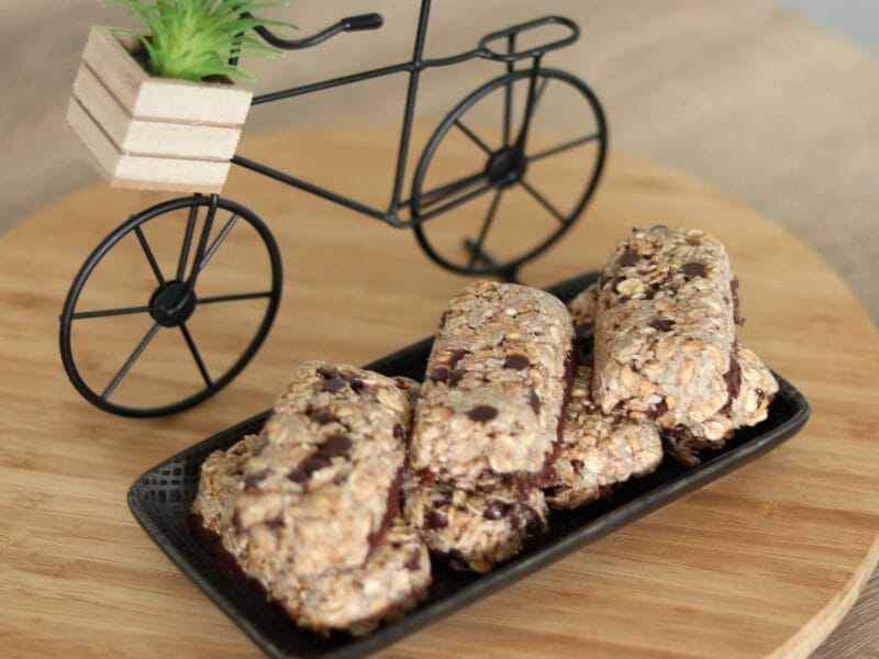 Cliquez pour zoomer ! Barres de céréales à l’avoine, noisettes, banane et chocolat Thermomix par Justine