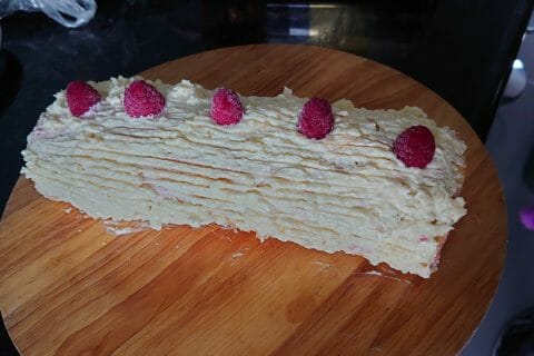 Cliquez pour zoomer ! Bûche de Noël framboises et chocolat blanc Thermomix par delph3107