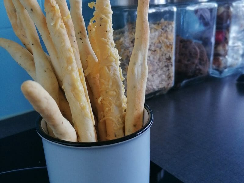 Cliquez pour zoomer ! Gressins parmesan basilic Thermomix par ghezlane