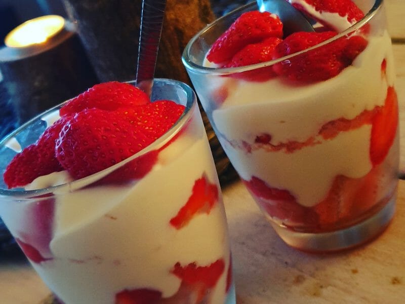 Cliquez pour zoomer ! Délices fraises et chocolat blanc Thermomix par Oceane1303