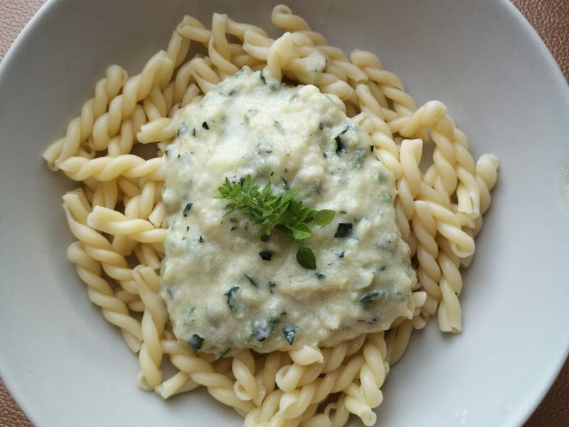 Cliquez pour zoomer ! Farfalle à la crème de courgettes Thermomix par cec_11