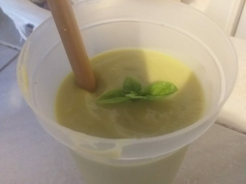 Cliquez pour zoomer ! Smoothie ananas, citron vert et avocat Thermomix par stephanie1414