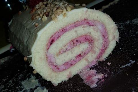 Cliquez pour zoomer ! Bûche de Noël framboises et chocolat blanc Thermomix par camillette05