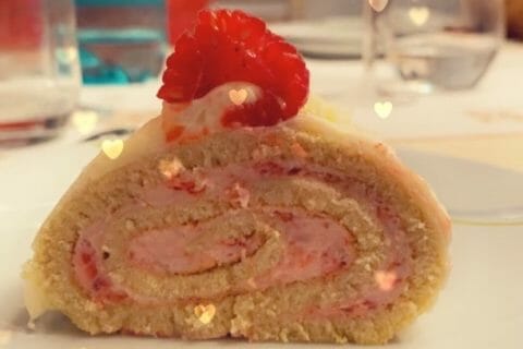 Cliquez pour zoomer ! Bûche de Noël framboises et chocolat blanc Thermomix par lauraaa10