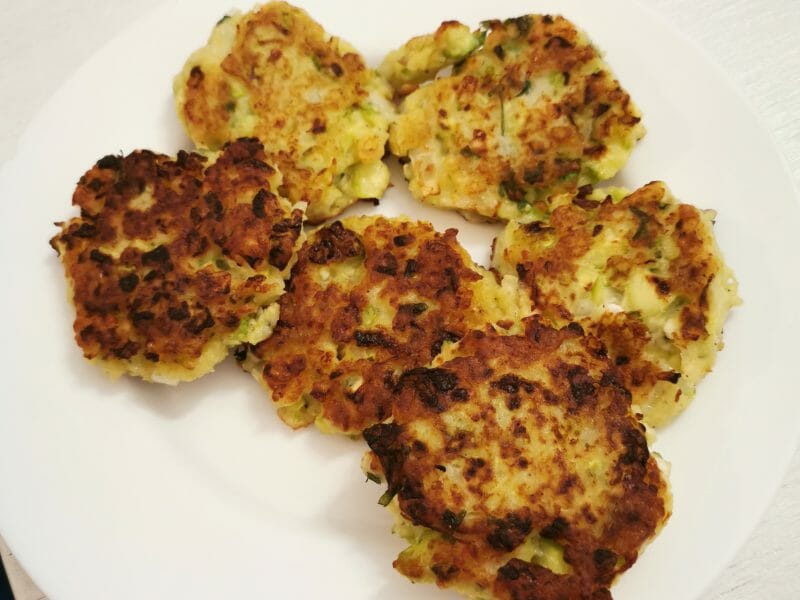 Cliquez pour zoomer ! Galettes de courgettes grecques Thermomix par kittynina41