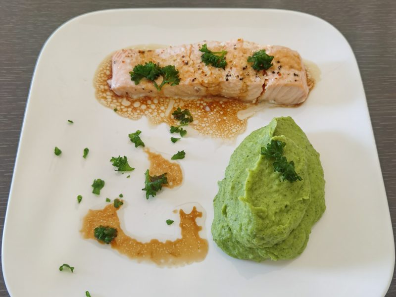 Cliquez pour zoomer ! Saumon sur purée de brocolis Thermomix par mickael_42