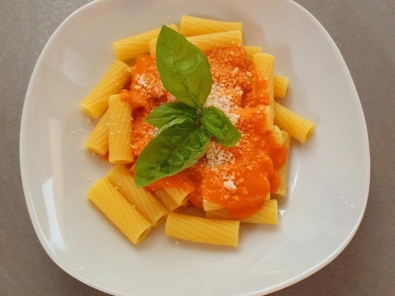 Cliquez pour zoomer ! Pâtes sauce rosée ail et basilic Thermomix par katiam86