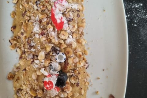 Cliquez pour zoomer ! Bûche pralinée aux éclats de noisettes caramélisés Thermomix par nadiounette