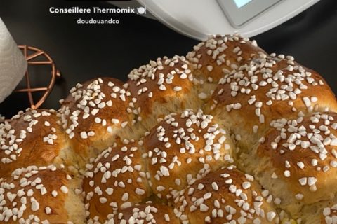 Cliquez pour zoomer ! Brioche tressée à la mie filante Thermomix par doudou13821