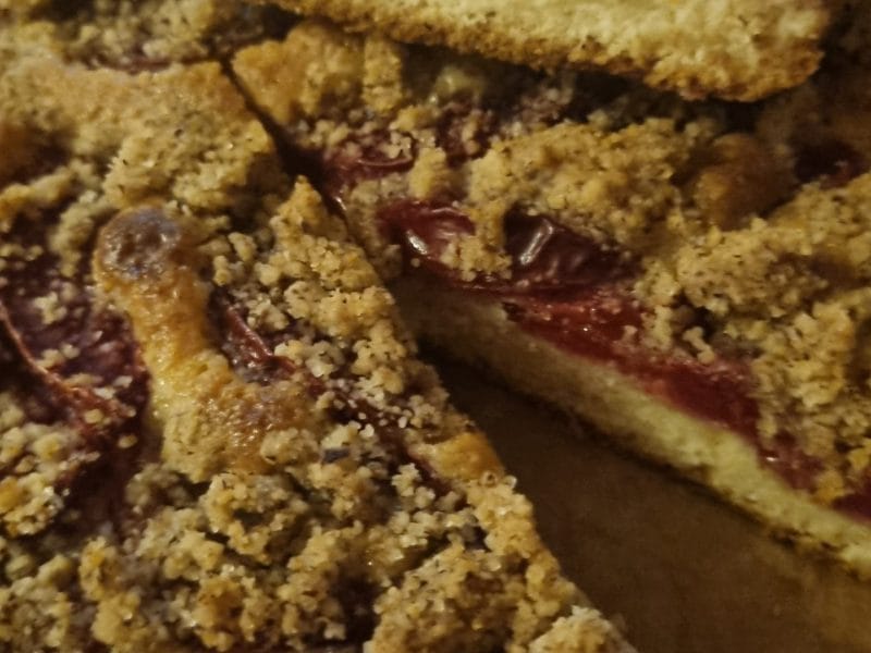 Cliquez pour zoomer ! Tarte briochée aux prunes avec streusel Thermomix par natou97411