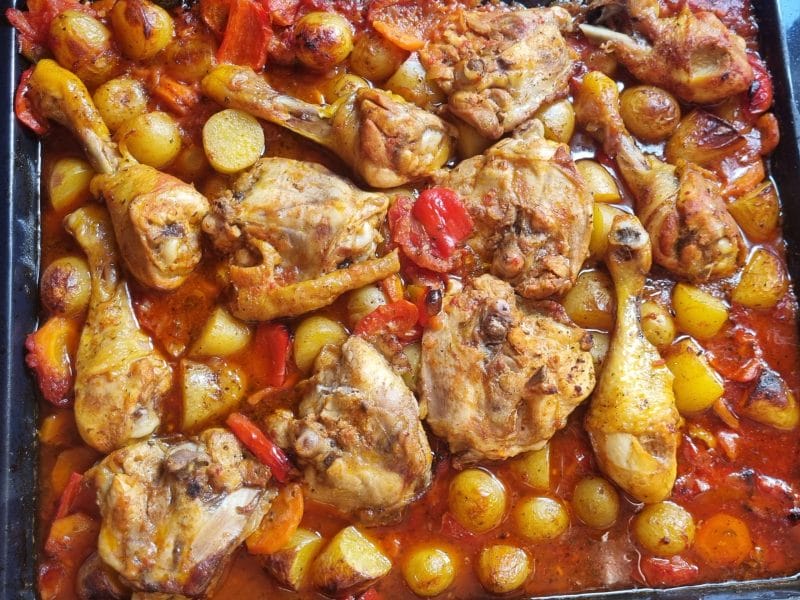 Cliquez pour zoomer ! Poulet aux pommes de terre, poivron et tomates Thermomix par natou97411