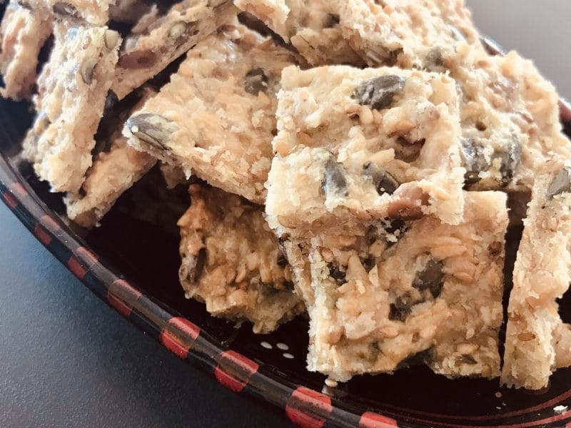 Cliquez pour zoomer ! Crackers salés à l’emmental et aux graines Thermomix par Amandine79