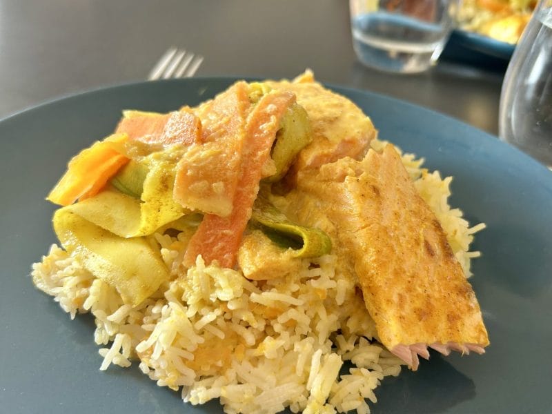 Cliquez pour zoomer ! Saumon sauce curry et tagliatelles de légumes Thermomix par Amandine79