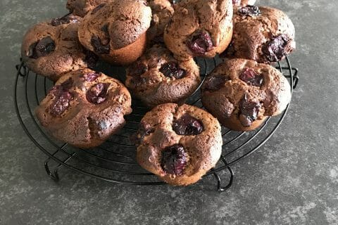 Cliquez pour zoomer ! Gâteau au chocolat et aux cerises Thermomix par Magwem