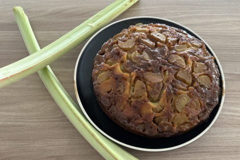 Cliquez pour zoomer ! Gâteau renversé à la rhubarbe et caramel au beurre salé Thermomix par Magwem