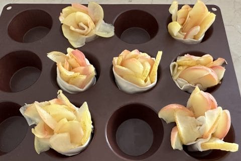 Cliquez pour zoomer ! Roses feuilletées aux pommes Thermomix par Magwem