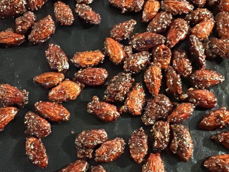 Cliquez pour zoomer ! Amandes grillées à la cannelle et au miel Thermomix par Magwem
