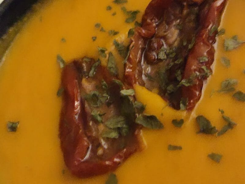Cliquez pour zoomer ! Velouté de carottes et tomates séchées Thermomix par queenie