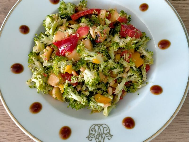 Cliquez pour zoomer ! Salade de brocolis Thermomix par Dgidgi