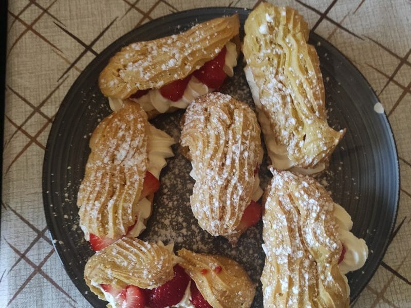 Cliquez pour zoomer ! Éclairs fraises chantilly Thermomix par aurore170719