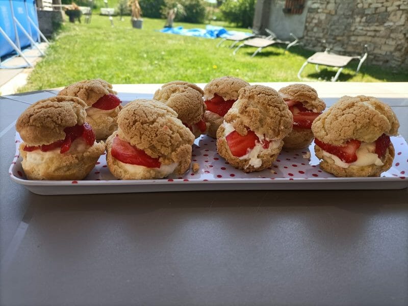 Cliquez pour zoomer ! Choux craquelin fraises chantilly Thermomix par sarah54