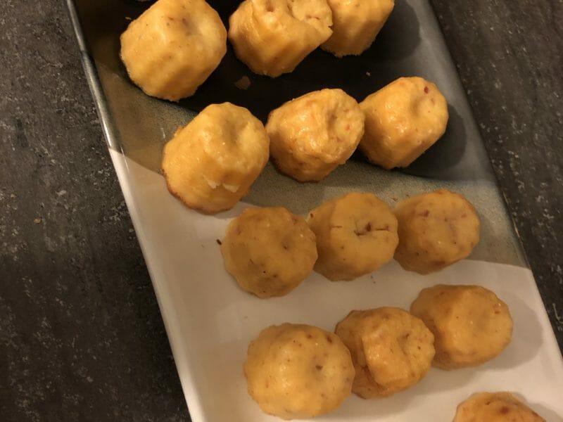 Cliquez pour zoomer ! Mini cannelés chorizo comté Thermomix par cecile51150