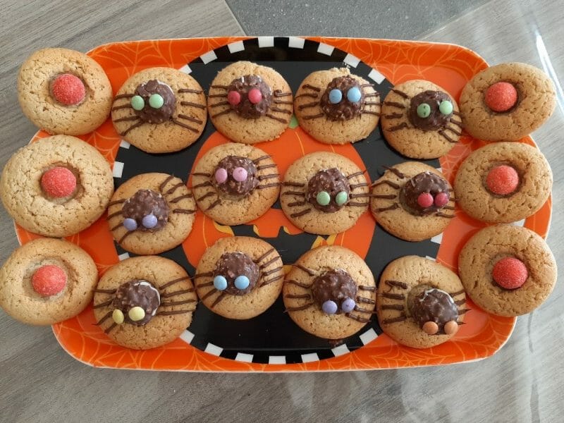 Cliquez pour zoomer ! Spider cookies (cookies araignées) Thermomix par vivisem