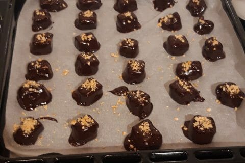 Cliquez pour zoomer ! Caramels aux cacahuètes enrobés de chocolat Thermomix par likeavirgin07