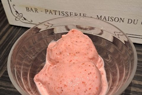 Cliquez pour zoomer ! Glace à la fraise Thermomix par kath85
