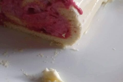 Cliquez pour zoomer ! Bûche de Noël framboises et chocolat blanc Thermomix par momsofliam