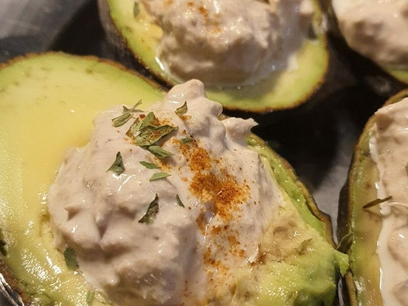 Cliquez pour zoomer ! Avocats aux rillettes de thon au basilic Thermomix par johanna_55