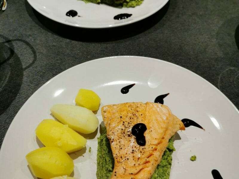 Cliquez pour zoomer ! Saumon sur purée de brocolis Thermomix par karinette1971