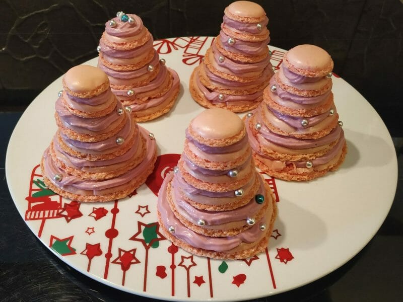 Cliquez pour zoomer ! Sapins de macarons à la framboise Thermomix par virgesioux