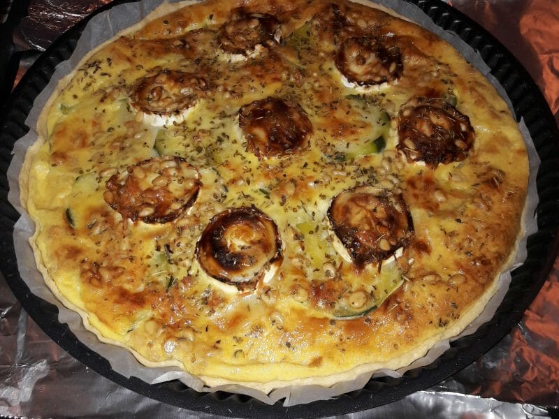 Cliquez pour zoomer ! Tarte courgettes, chèvre et pignons de pin Thermomix par sampupu