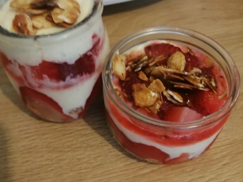Cliquez pour zoomer ! Tiramisu aux fraises en verrines Thermomix par zakia78