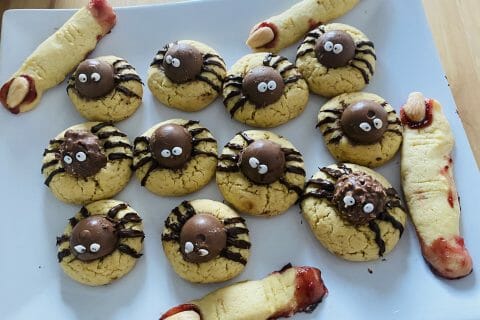 Cliquez pour zoomer ! Spider cookies (cookies araignées) Thermomix par celia_68