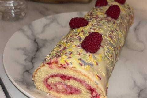 Cliquez pour zoomer ! Bûche de Noël framboises et chocolat blanc Thermomix par samarou