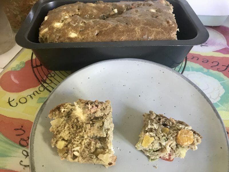 Cliquez pour zoomer ! Cake aux poivrons, fêta et olives Thermomix par nathalie_340