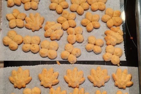 Cliquez pour zoomer ! Sablés à la presse à biscuits Thermomix par Anious