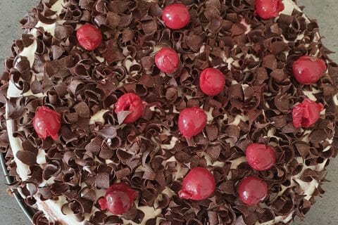 Cliquez pour zoomer ! Bûche forêt noire Thermomix par julie51370