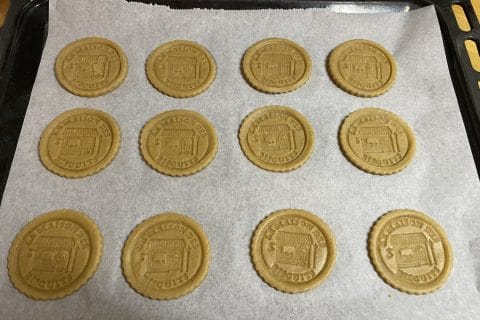 Cliquez pour zoomer ! Sablés miel, vanille et cannelle Thermomix par Ce Clem