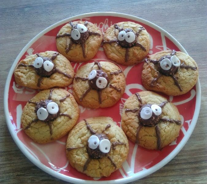 Cliquez pour zoomer ! Spider cookies (cookies araignées) Thermomix par Deline16