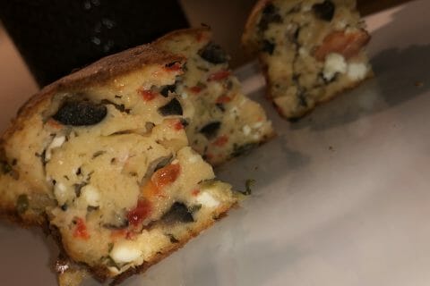 Cliquez pour zoomer ! Cake aux poivrons, fêta et olives Thermomix par charlinemarie26