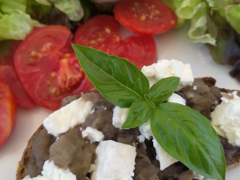 Cliquez pour zoomer ! Brushetta aubergines, chèvre et noix Thermomix par aurele03