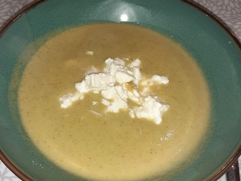 Cliquez pour zoomer ! Velouté de brocoli et feta Thermomix par mimi029