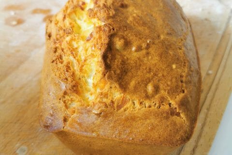 Cliquez pour zoomer ! Cake chèvre, noisettes et lardons Thermomix par manon_3749