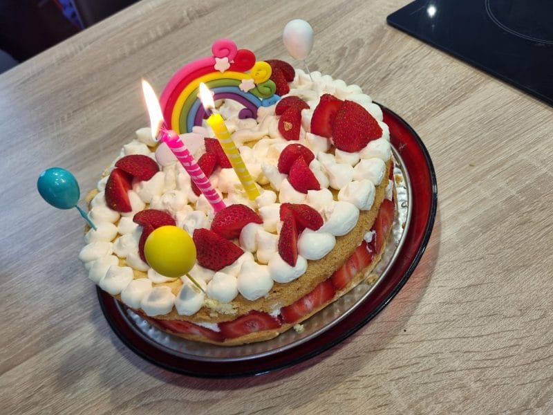 Cliquez pour zoomer ! Fraisier roulé Thermomix par Carine